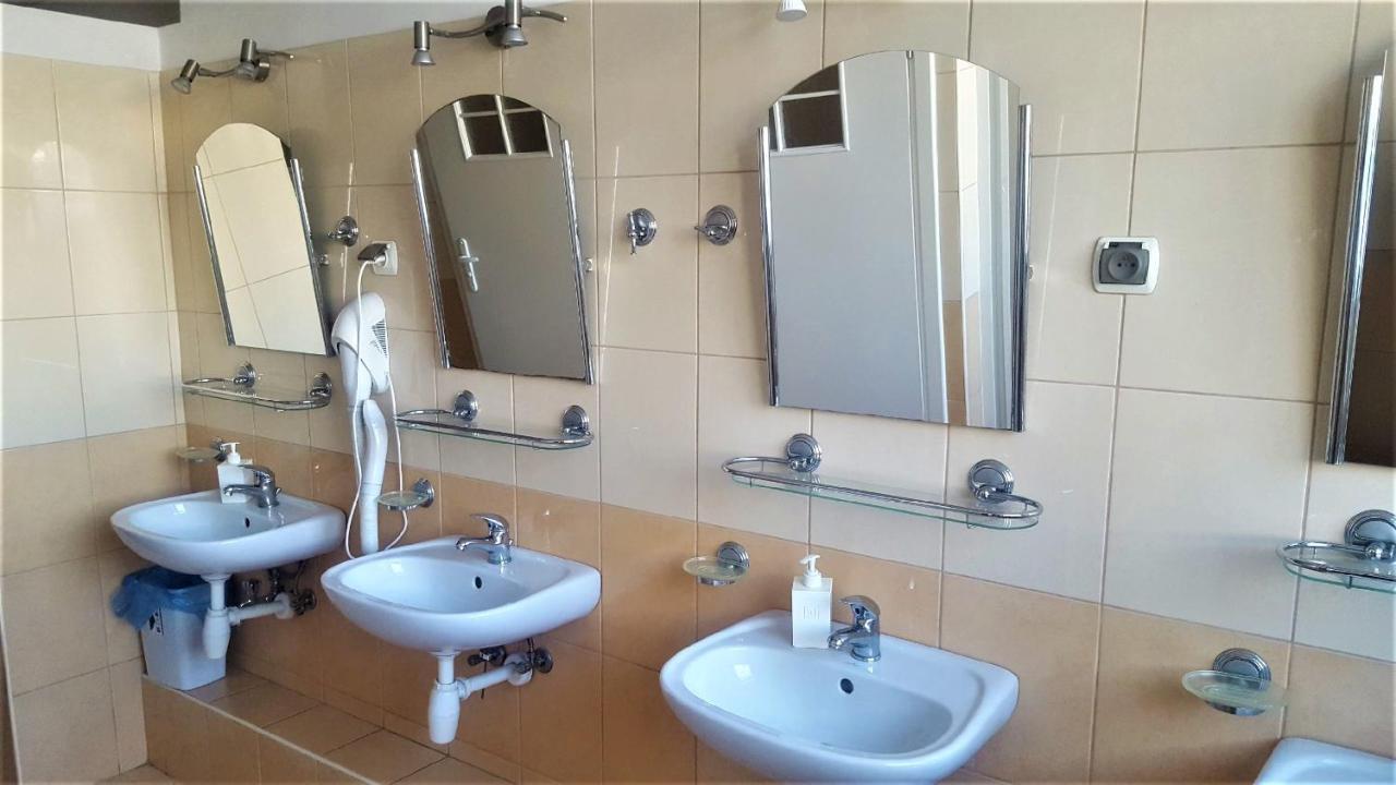 Hostel Na Zurawiej Варшава Екстериор снимка